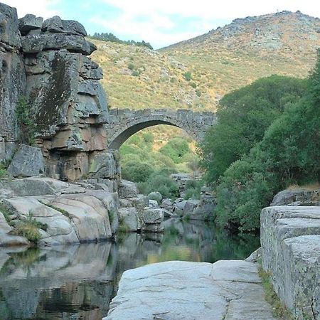 El Desvan De Gredos นาวาร์เรดอนดา เด เกรโดส ภายนอก รูปภาพ
