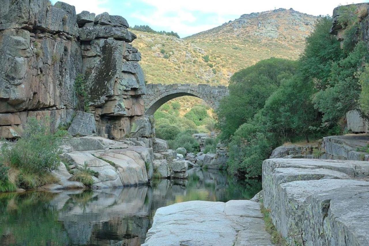 El Desvan De Gredos นาวาร์เรดอนดา เด เกรโดส ภายนอก รูปภาพ